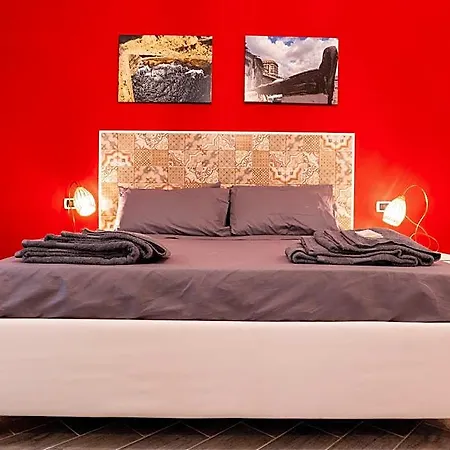 Cosmoneapolitan Nocleg ze śniadaniem 4*