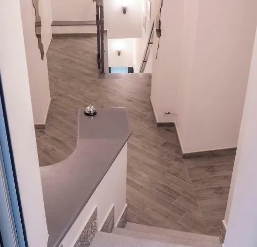 Cosmoneapolitan 4* Napoli