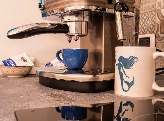 Cosmoneapolitan Bed & Breakfast