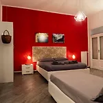 Cosmoneapolitan 4*